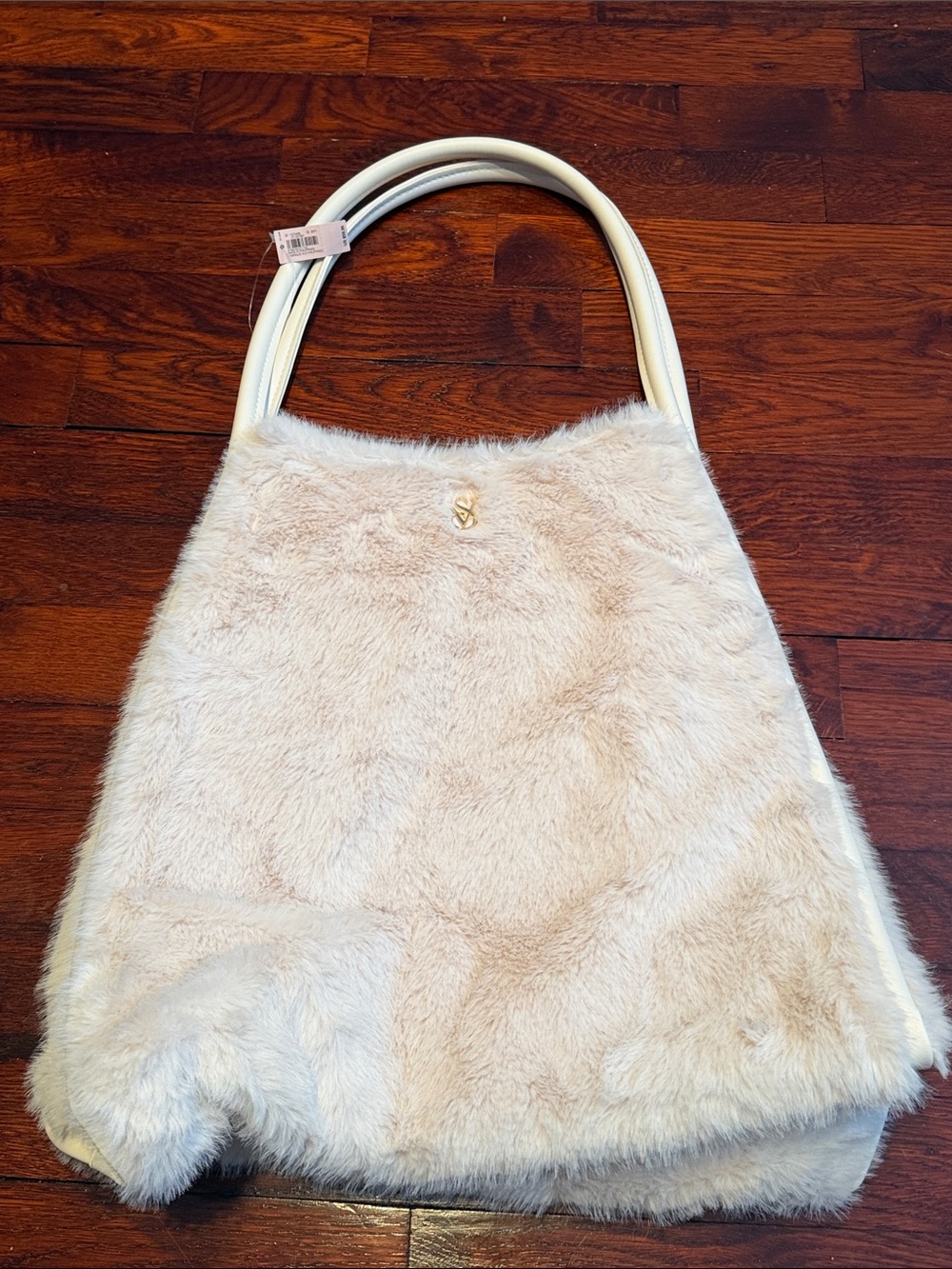 NWT Victoria’s Secret Plush Faux Fur Tote Bag in Winter White
